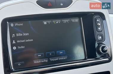 Хетчбек Renault Zoe 2015 в 