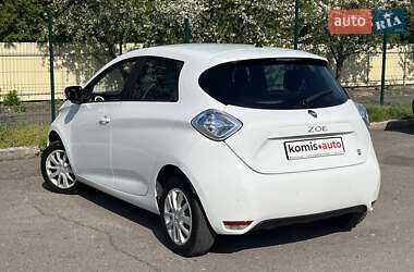 Хетчбек Renault Zoe 2015 в 