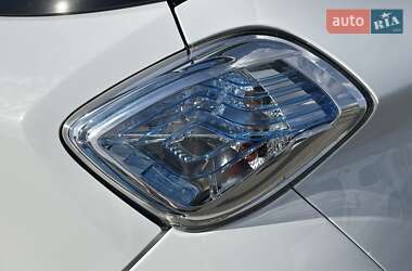 Хетчбек Renault Zoe 2015 в 