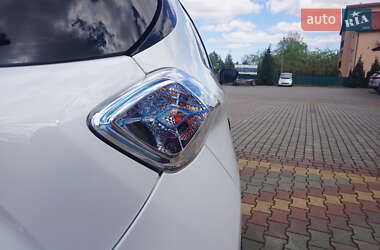 Хэтчбек Renault Zoe 2017 в 