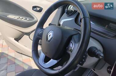 Хетчбек Renault Zoe 2016 в 