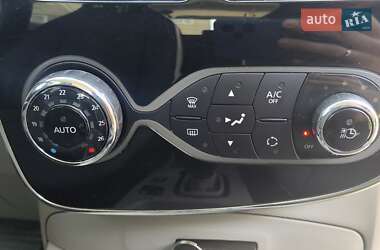Хетчбек Renault Zoe 2016 в 