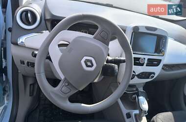 Хетчбек Renault Zoe 2016 в 