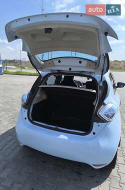 Хетчбек Renault Zoe 2016 в 