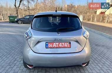 Хетчбек Renault Zoe 2016 в 