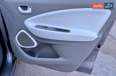 Хетчбек Renault Zoe 2016 в 