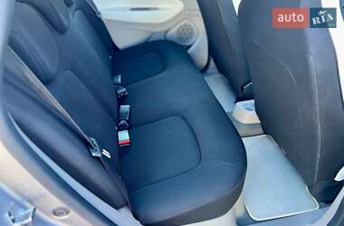 Хетчбек Renault Zoe 2016 в 