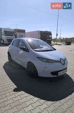 Хетчбек Renault Zoe 2016 в 