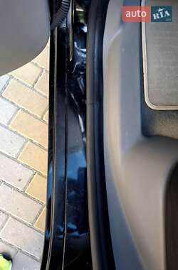 Хетчбек Renault Zoe 2015 в 