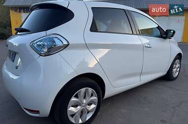 Хэтчбек Renault Zoe 2016 в 