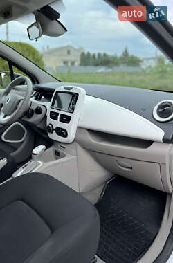 Хэтчбек Renault Zoe 2017 в 
