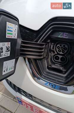 Хэтчбек Renault Zoe 2020 в 
