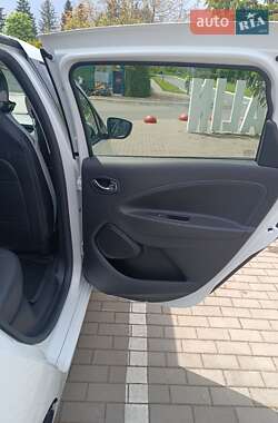 Хэтчбек Renault Zoe 2020 в 