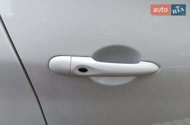Хэтчбек Renault Zoe 2020 в 