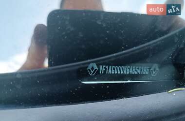 Хэтчбек Renault Zoe 2020 в 