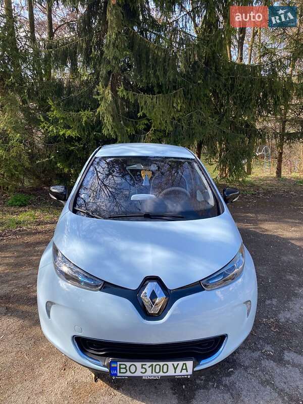 Хэтчбек Renault Zoe 2013 в 