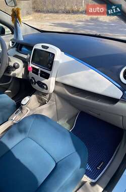 Хэтчбек Renault Zoe 2013 в 