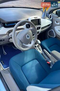 Хэтчбек Renault Zoe 2013 в 