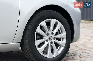 Хэтчбек Renault Zoe 2021 в 