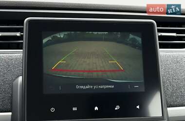 Хэтчбек Renault Zoe 2021 в 