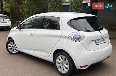 Хетчбек Renault Zoe 2016 в 