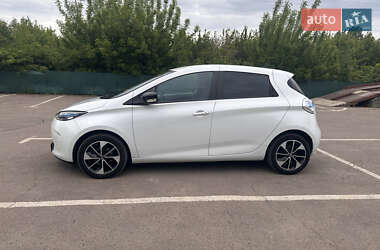 Хэтчбек Renault Zoe 2015 в 