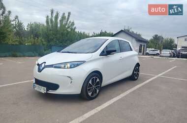 Хэтчбек Renault Zoe 2015 в 