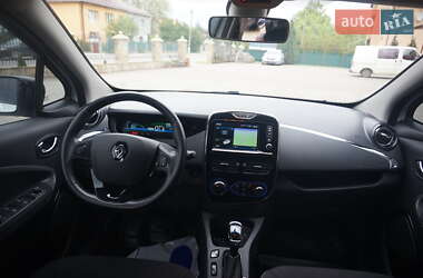 Хетчбек Renault Zoe 2017 в 