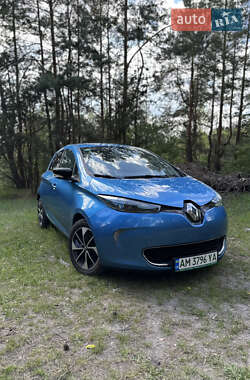 Хэтчбек Renault Zoe 2017 в 