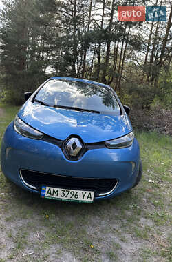 Хэтчбек Renault Zoe 2017 в 
