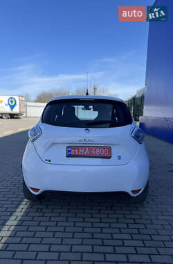 Хэтчбек Renault Zoe 2015 в 