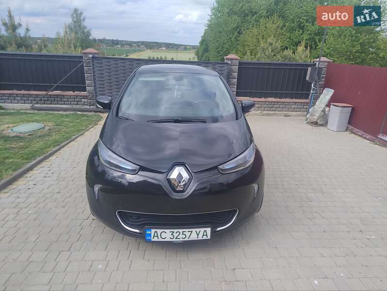 Хэтчбек Renault Zoe 2016 в 