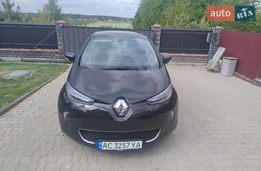 Хэтчбек Renault Zoe 2016 в 