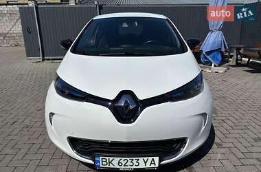 Хэтчбек Renault Zoe 2017 в 