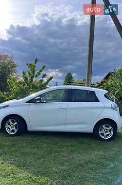 Хэтчбек Renault Zoe 2016 в 