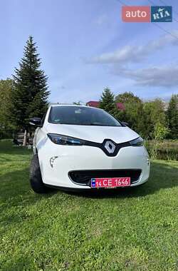 Хэтчбек Renault Zoe 2016 в 