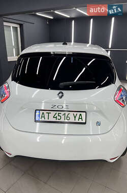 Хэтчбек Renault Zoe 2013 в 