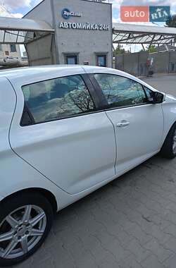 Хэтчбек Renault Zoe 2019 в 