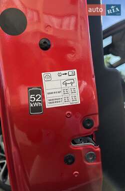 Хэтчбек Renault Zoe 2020 в 