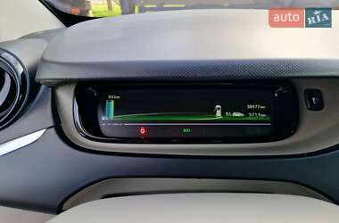 Хетчбек Renault Zoe 2015 в 