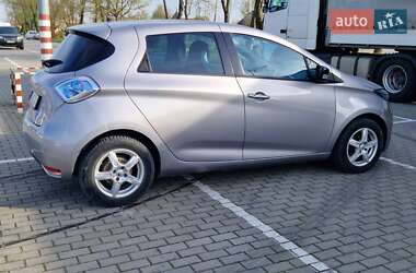 Хетчбек Renault Zoe 2015 в 