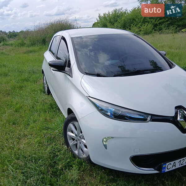 Хетчбек Renault Zoe 2015 в Корсунь-Шевченківському