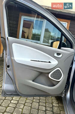 Хэтчбек Renault Zoe 2014 в 