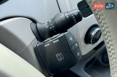 Хэтчбек Renault Zoe 2014 в 