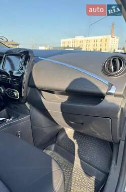 Хэтчбек Renault Zoe 2017 в 