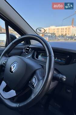 Хэтчбек Renault Zoe 2017 в 