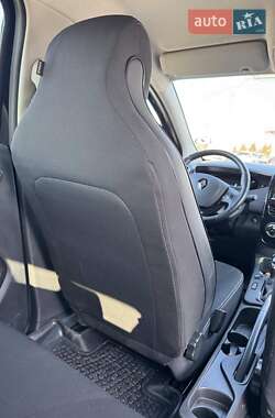 Хэтчбек Renault Zoe 2017 в 