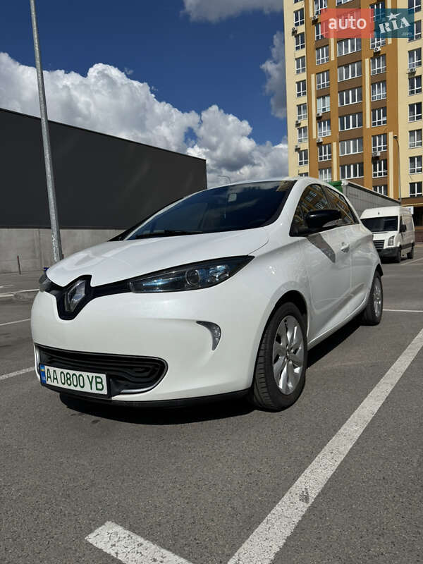 Хетчбек Renault Zoe 2017 в 