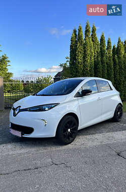 Хэтчбек Renault Zoe 2016 в 