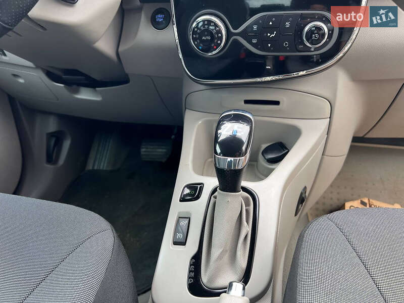Хэтчбек Renault Zoe 2015 в Дубно фото 21 Хэтчбек Renault Zoe 2015 в Дубно